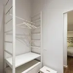 Via Valverde 4 *