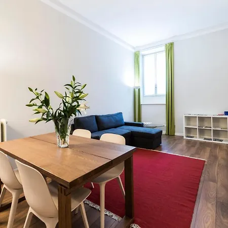 Via Valverde 4 * Verona